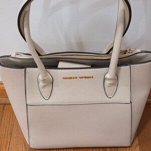 Adrienne Vittadini Cream Tote NWOT